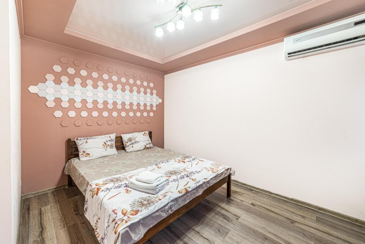 Rest Time Apartments Odessa Esterno foto